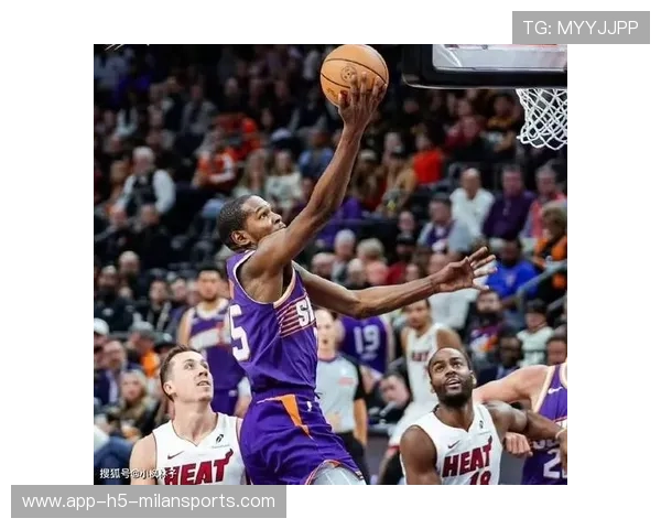 热火这防守太硬了，连主帅都鼓掌，热火队防守