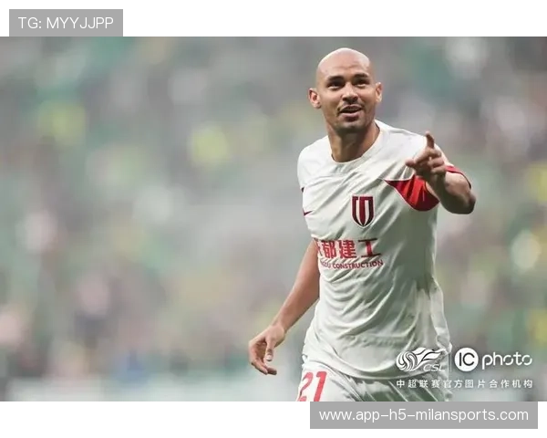 成都蓉城无需罚分领跑，费利佩热身梅开二