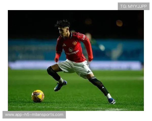 曼联青训新星备战，球队重建进程加速推进